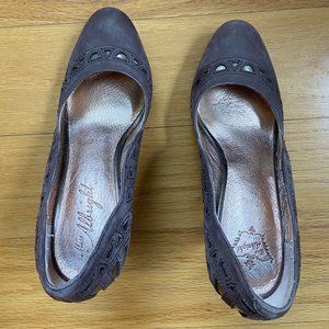 Miss Albright Purple 3 inch heels with Gold Detailing, Size 6M